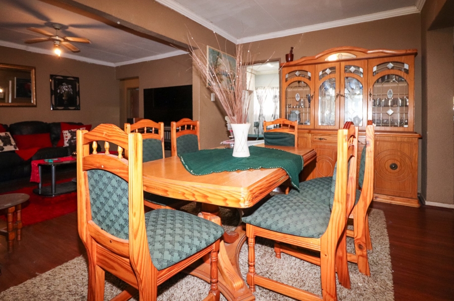 3 Bedroom Property for Sale in La Hoff North West